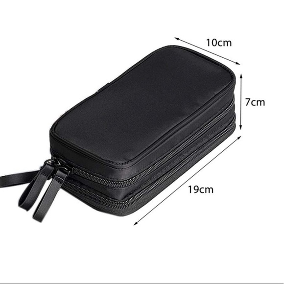 *LAST ONE* NEW Black & Hot Pink Double Zippered Side Nylon Cosmetics Travel Bag - Picture 3 of 8